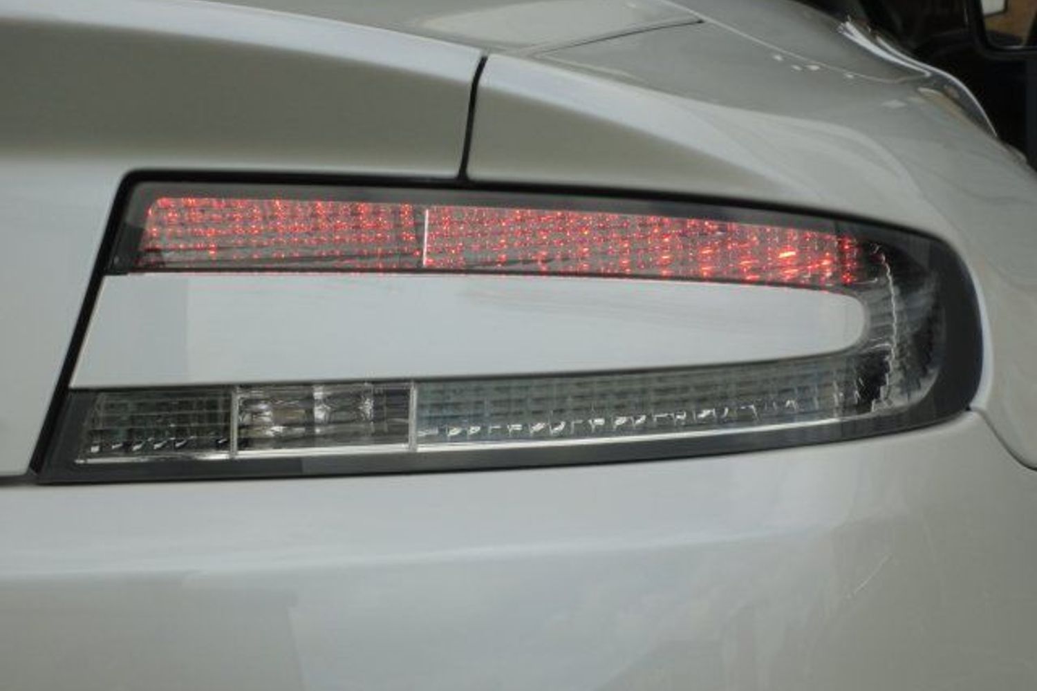 ASTON MARTIN VANTAGE V8 ROADSTER Auto/Sport Paddle Shift