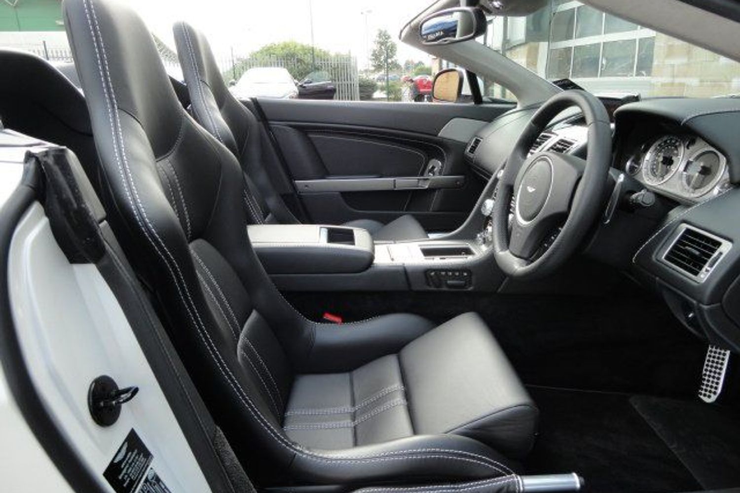 ASTON MARTIN VANTAGE V8 ROADSTER Auto/Sport Paddle Shift