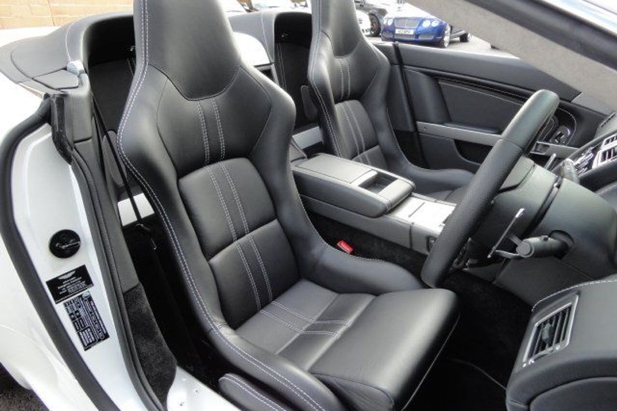 ASTON MARTIN VANTAGE V8 ROADSTER Auto/Sport Paddle Shift
