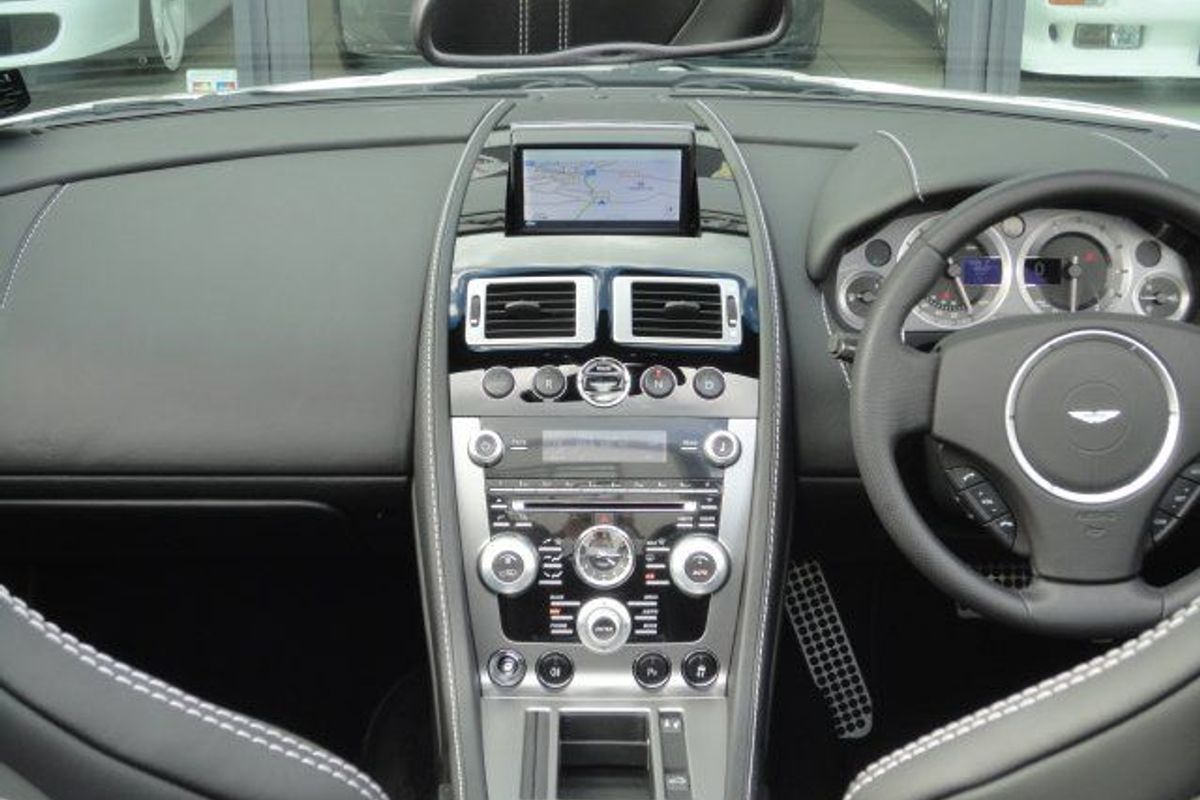ASTON MARTIN VANTAGE V8 ROADSTER Auto/Sport Paddle Shift