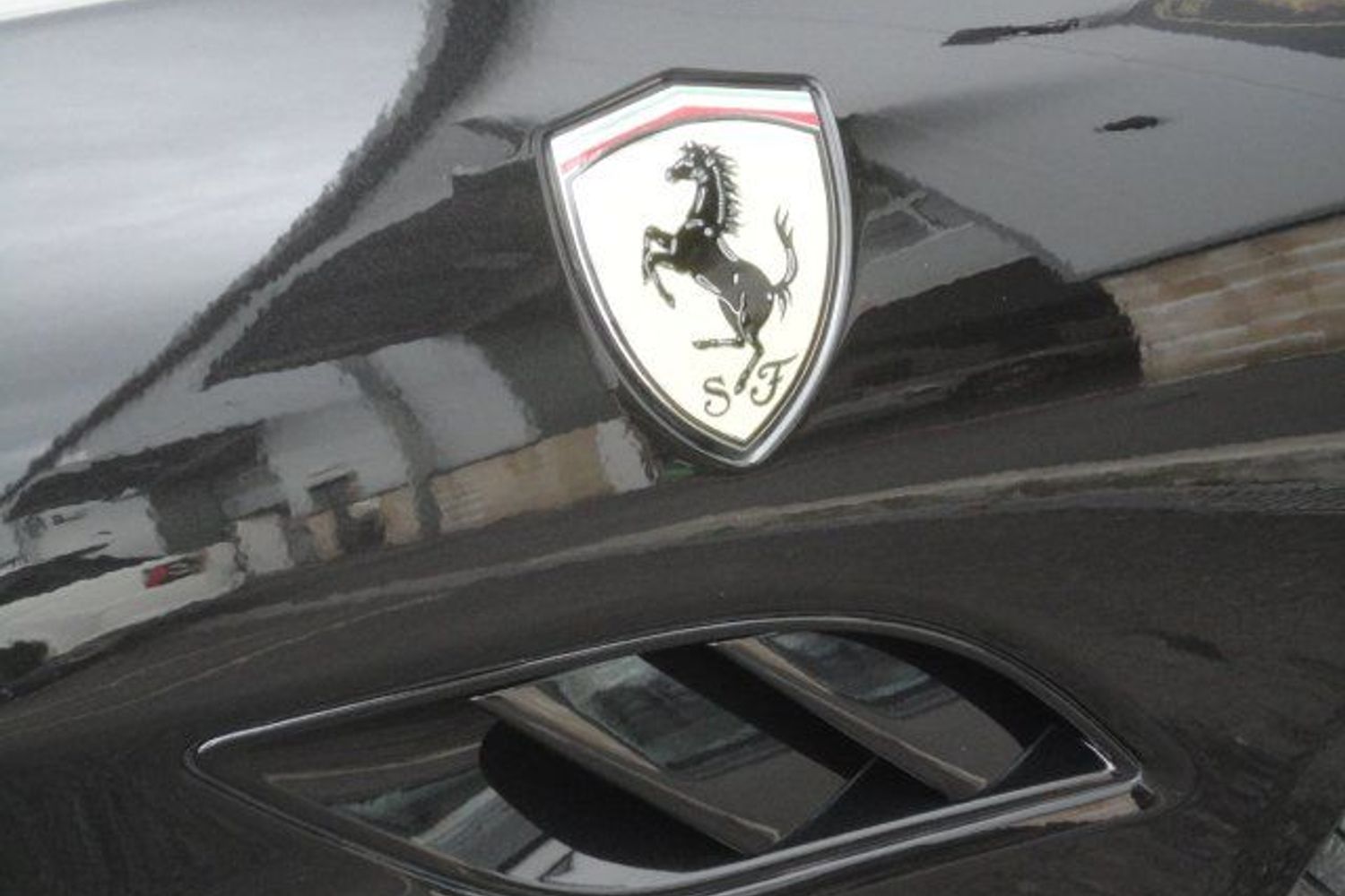FERRARI California F1