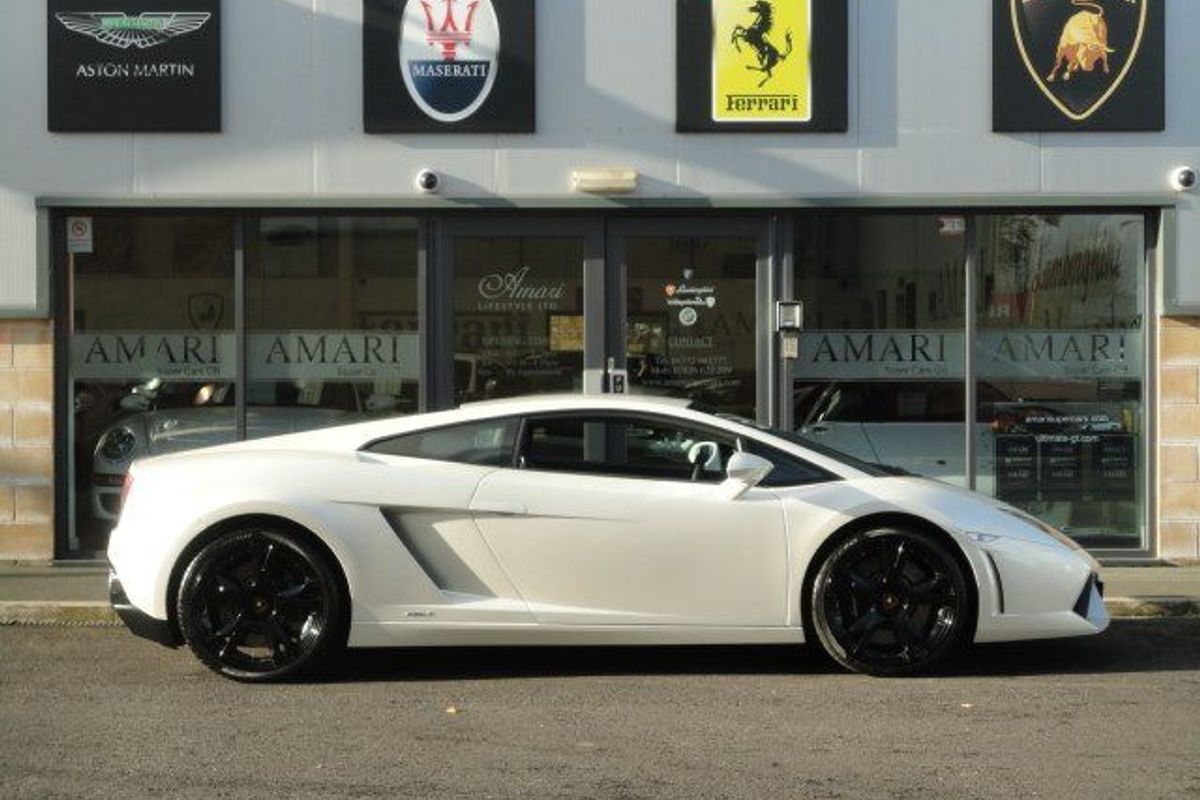 LAMBORGHINI Gallardo LP560-4 (Finished In Pearlescent Balloon White)