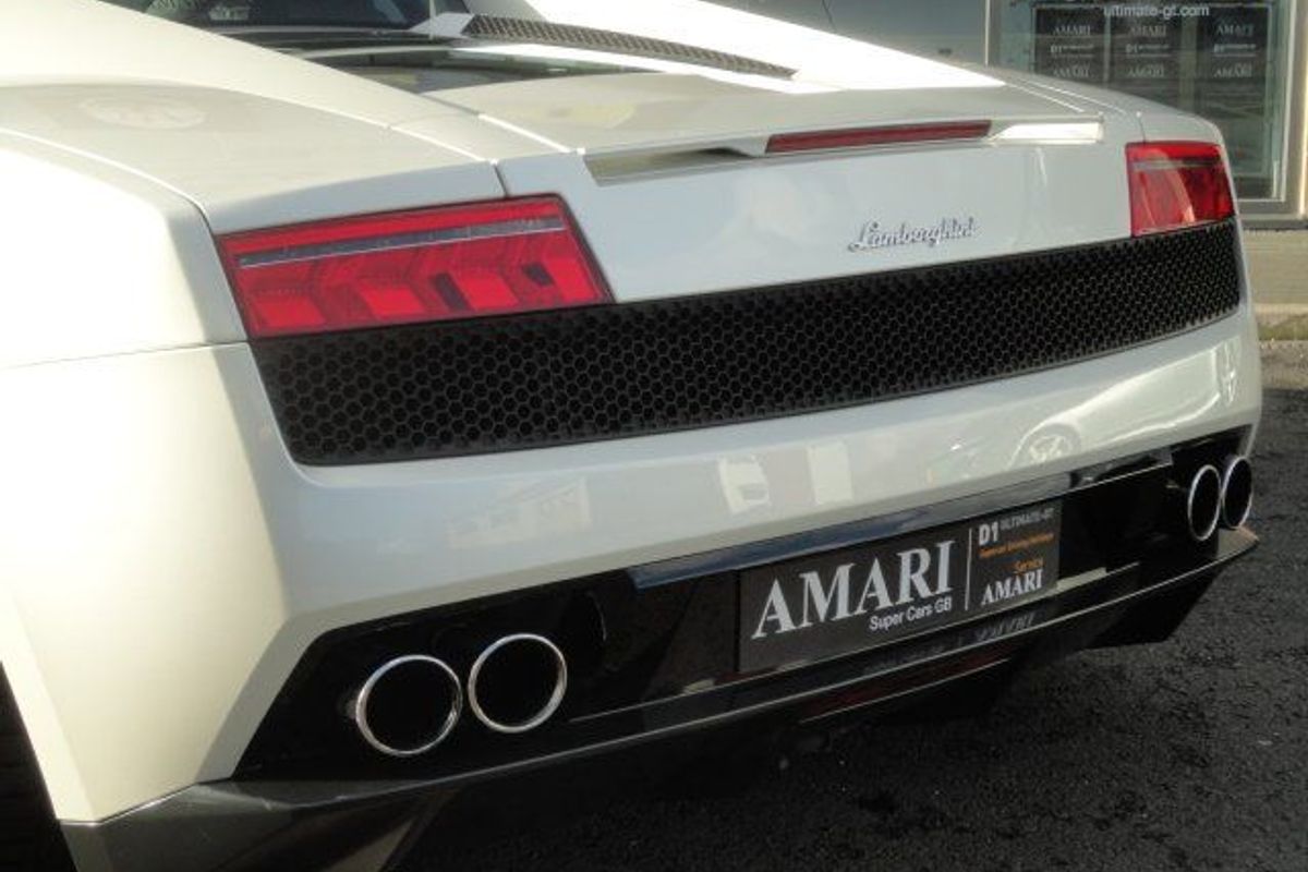 LAMBORGHINI Gallardo LP560-4 (Finished In Pearlescent Balloon White)