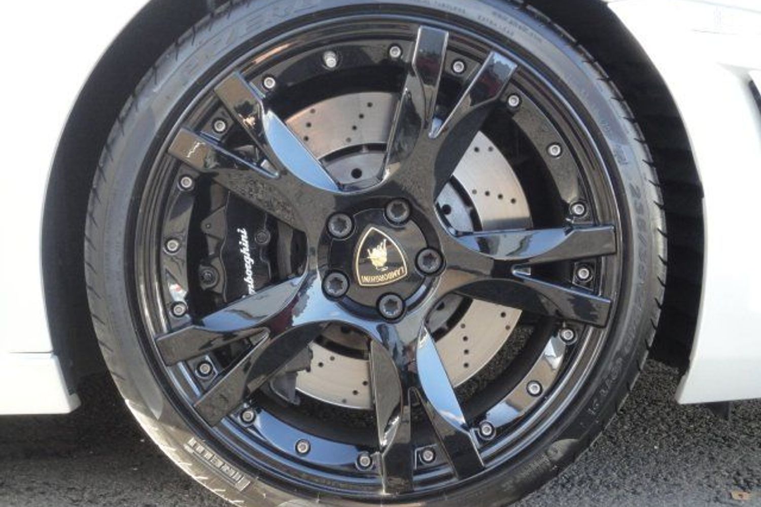 LAMBORGHINI Gallardo LP560-4 (Finished In Pearlescent Balloon White)