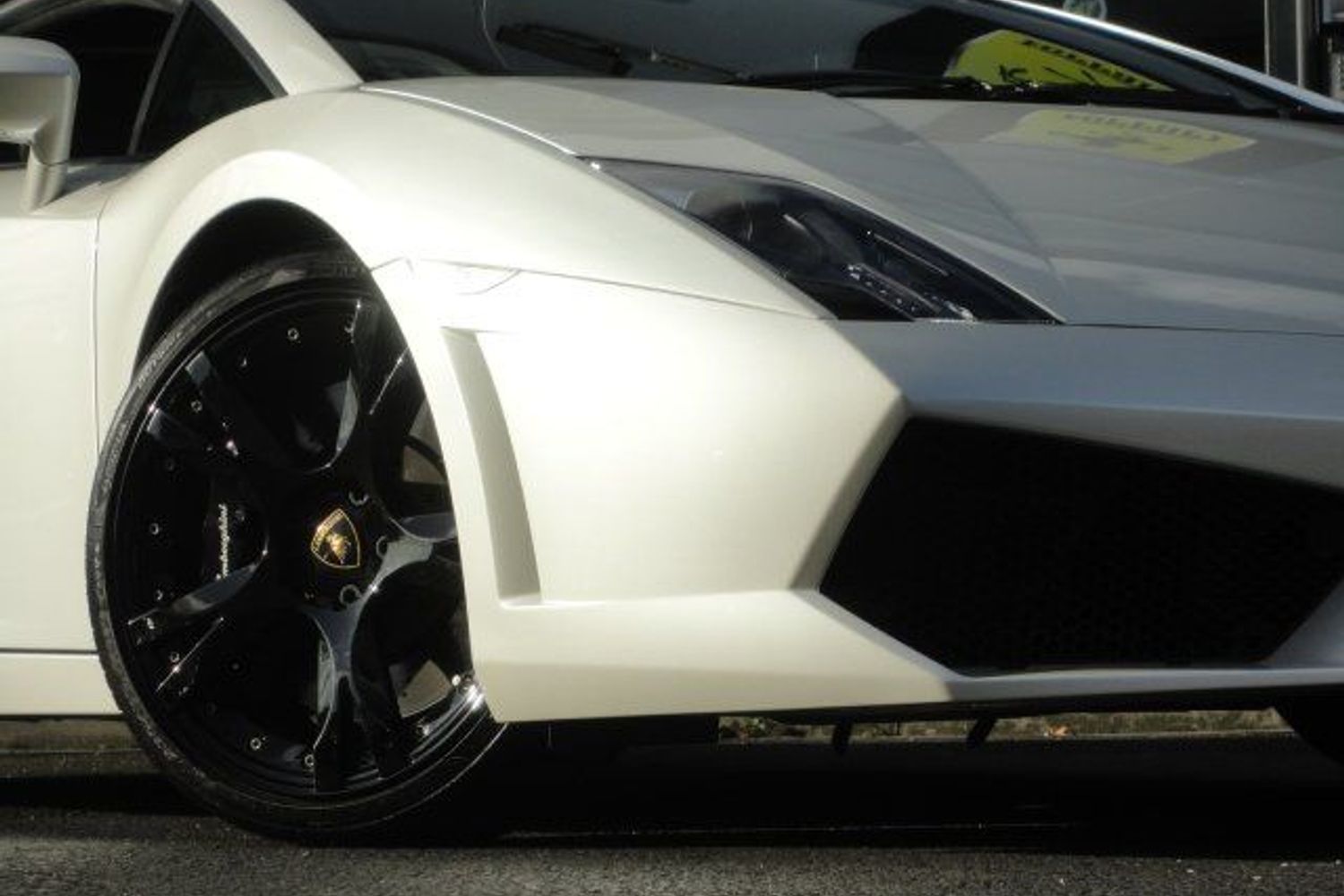 LAMBORGHINI Gallardo LP560-4 (Finished In Pearlescent Balloon White)
