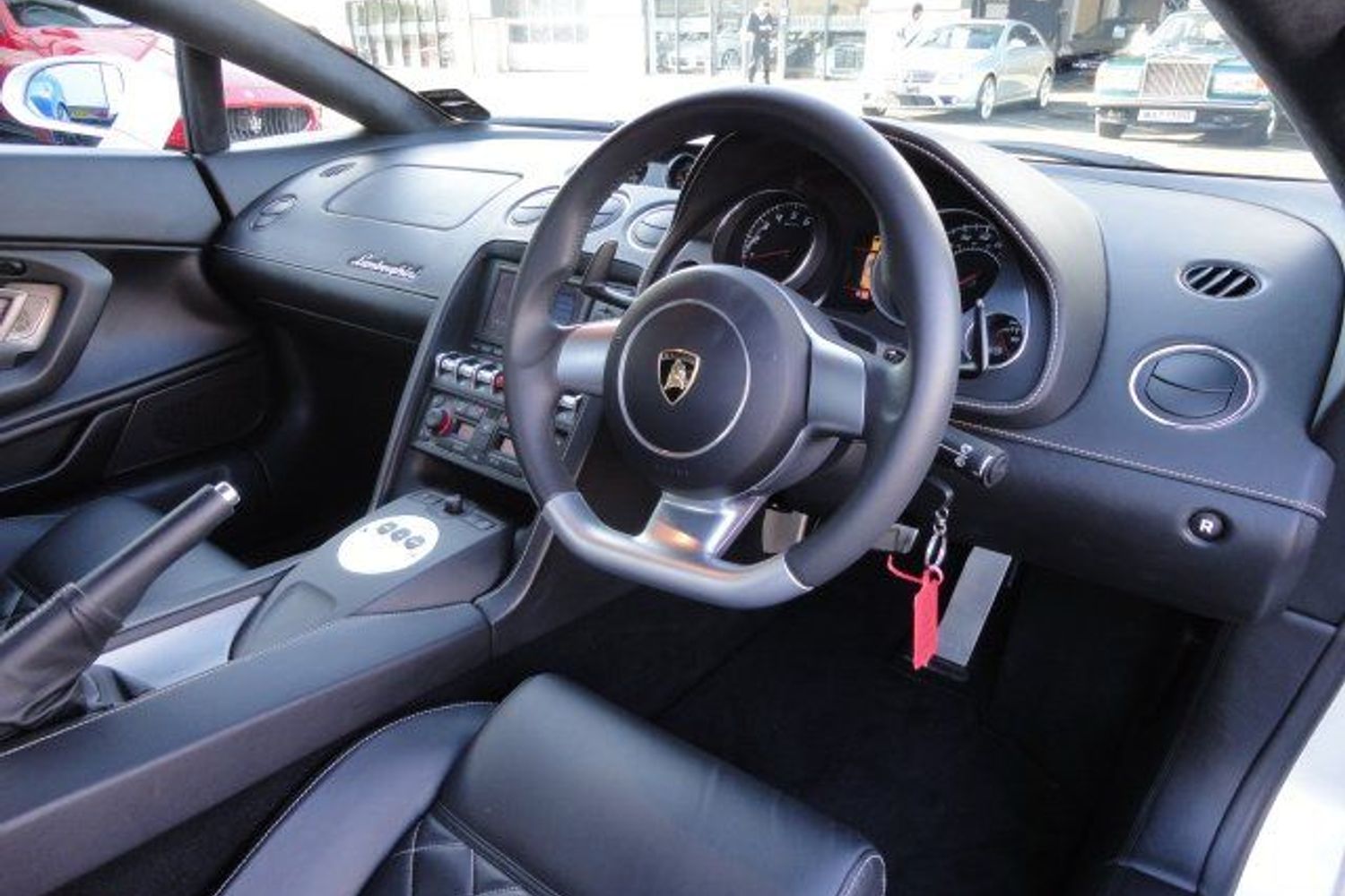 LAMBORGHINI Gallardo LP560-4 (Finished In Pearlescent Balloon White)