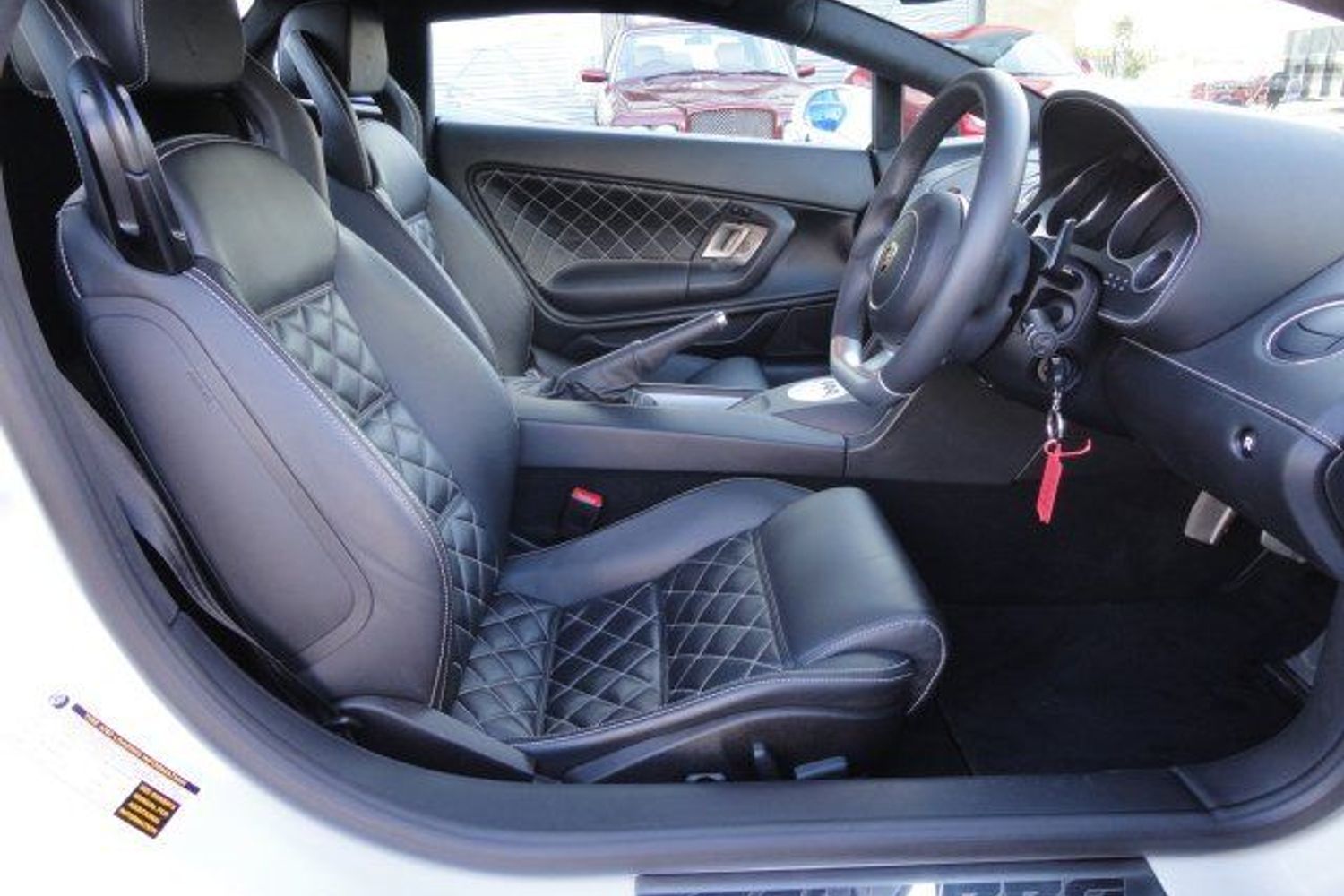 LAMBORGHINI Gallardo LP560-4 (Finished In Pearlescent Balloon White)