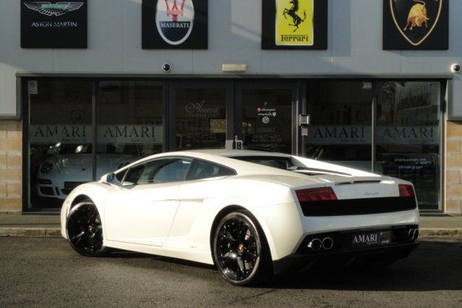 LAMBORGHINI Gallardo LP560-4 (Finished In Pearlescent Balloon White)