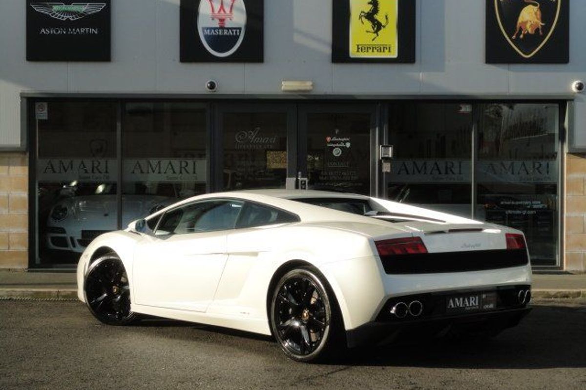 LAMBORGHINI Gallardo LP560-4 (Finished In Pearlescent Balloon White)