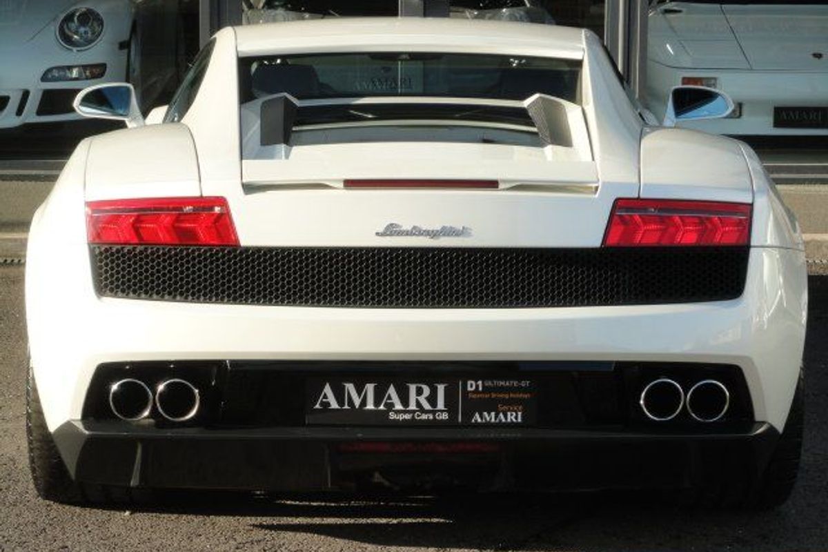 LAMBORGHINI Gallardo LP560-4 (Finished In Pearlescent Balloon White)