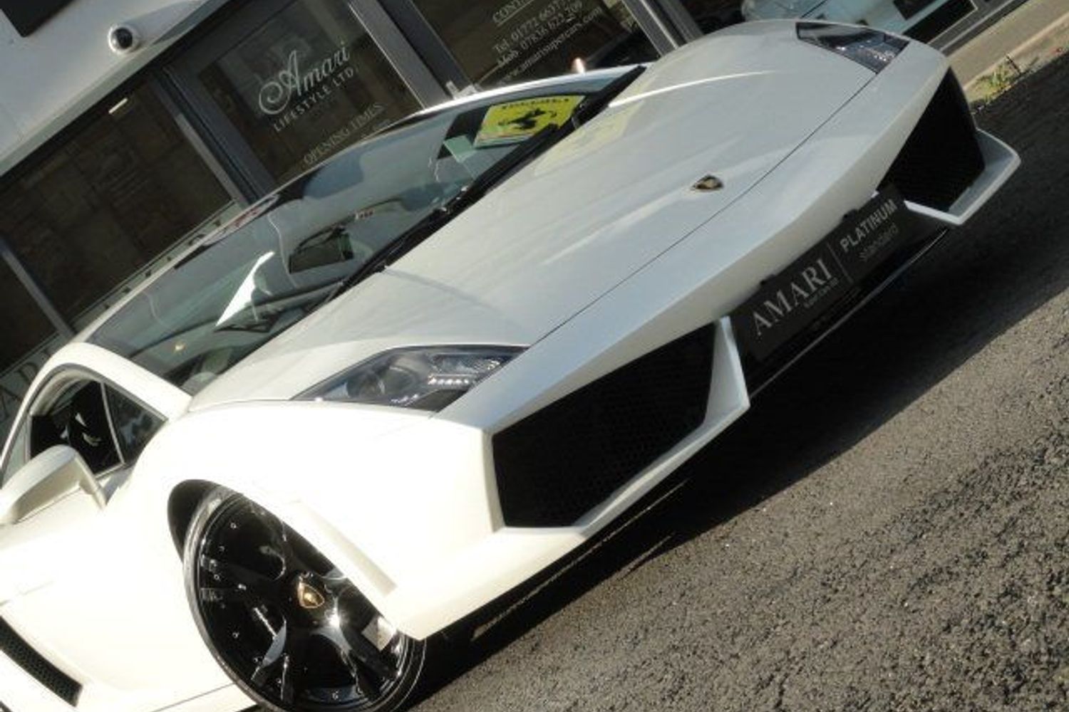 LAMBORGHINI Gallardo LP560-4 (Finished In Pearlescent Balloon White)