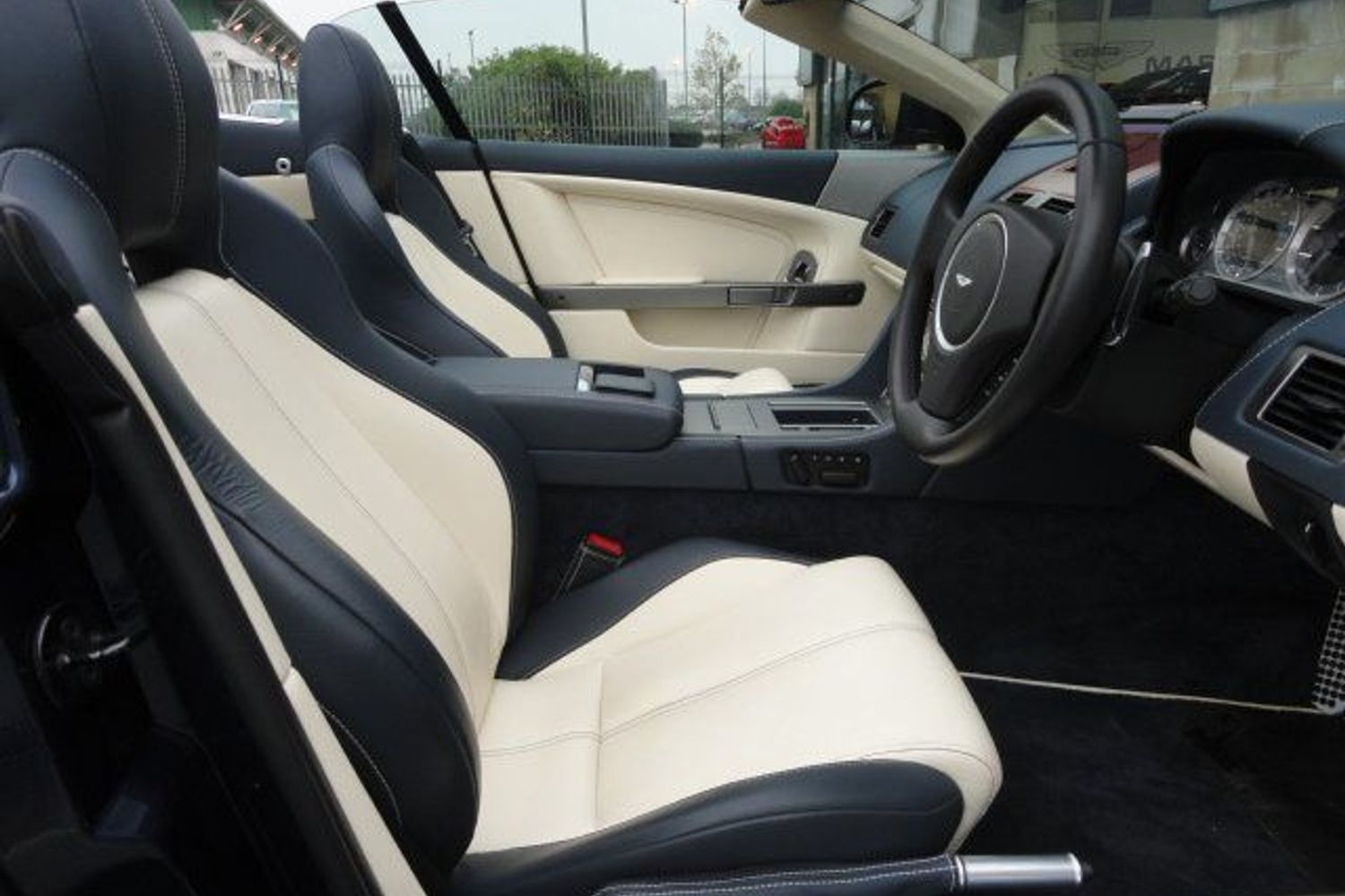 ASTON MARTIN DB9 V12 VOLANTE S