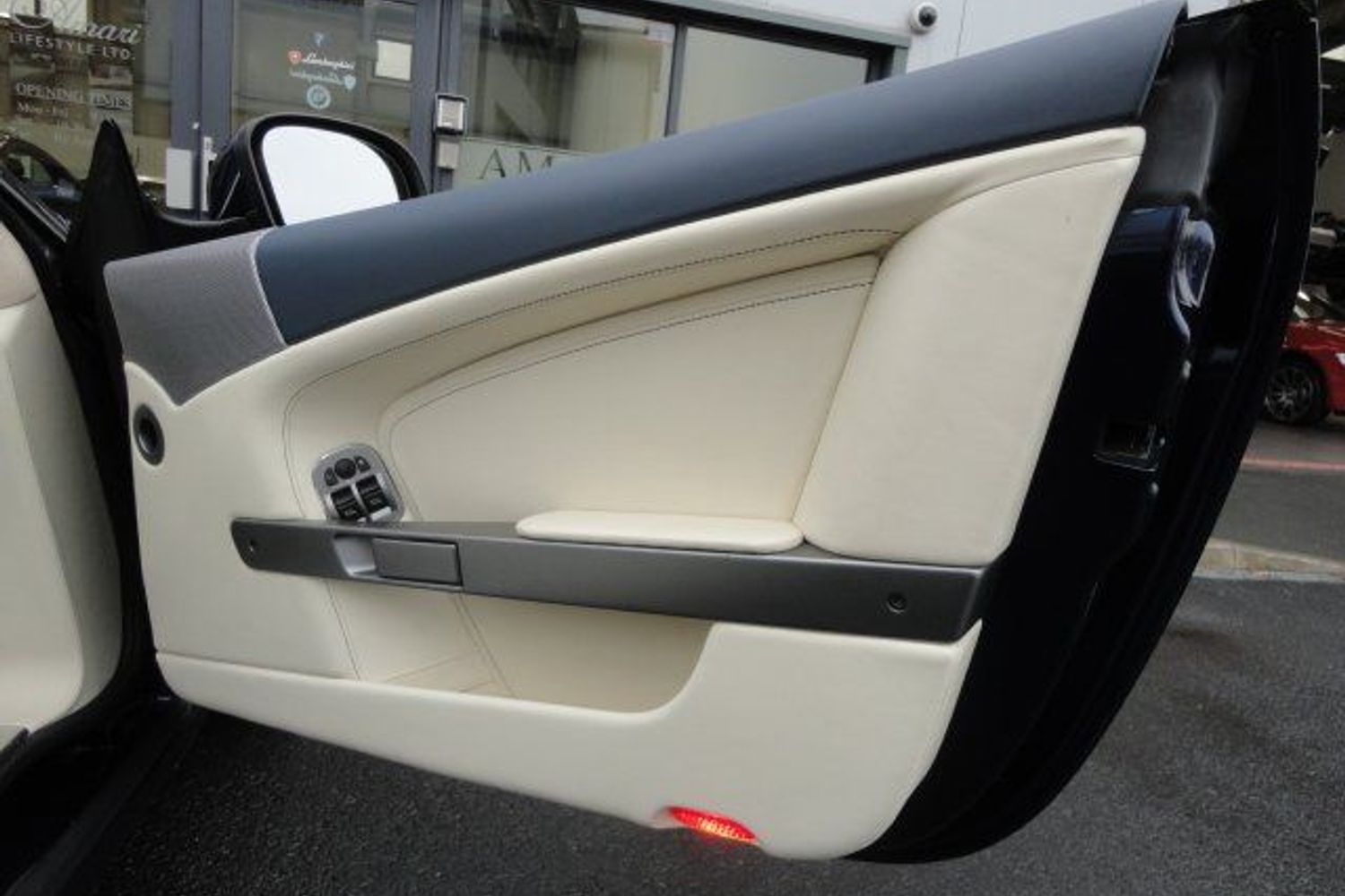 ASTON MARTIN DB9 V12 VOLANTE S