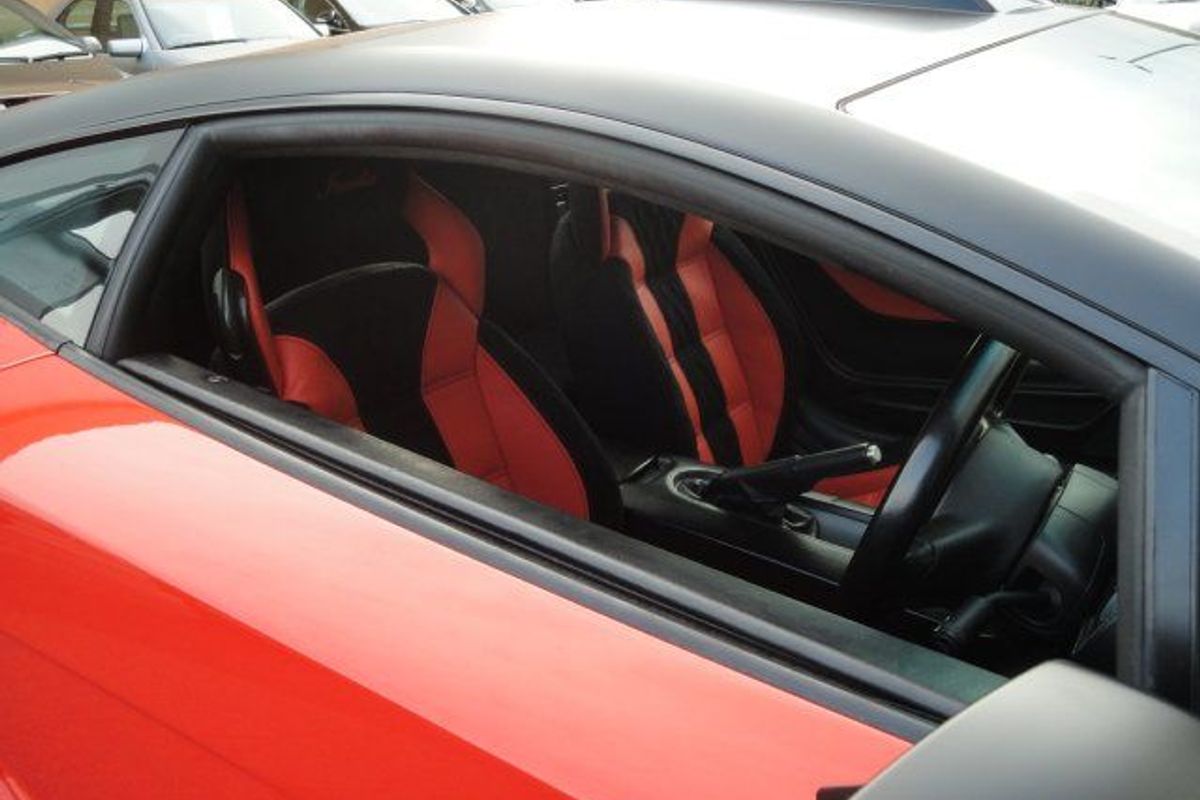 LAMBORGHINI Invidia Wide Arch Conversion
