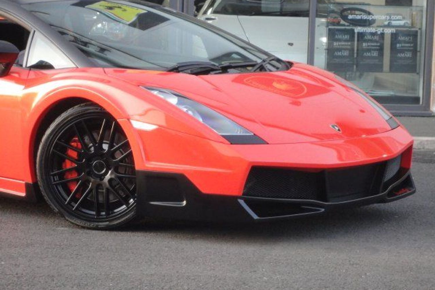 LAMBORGHINI Invidia Wide Arch Conversion