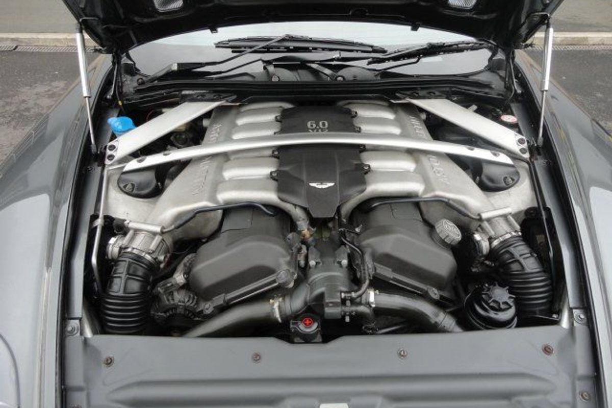 ASTON MARTIN DB9 Touch Tronic Auto