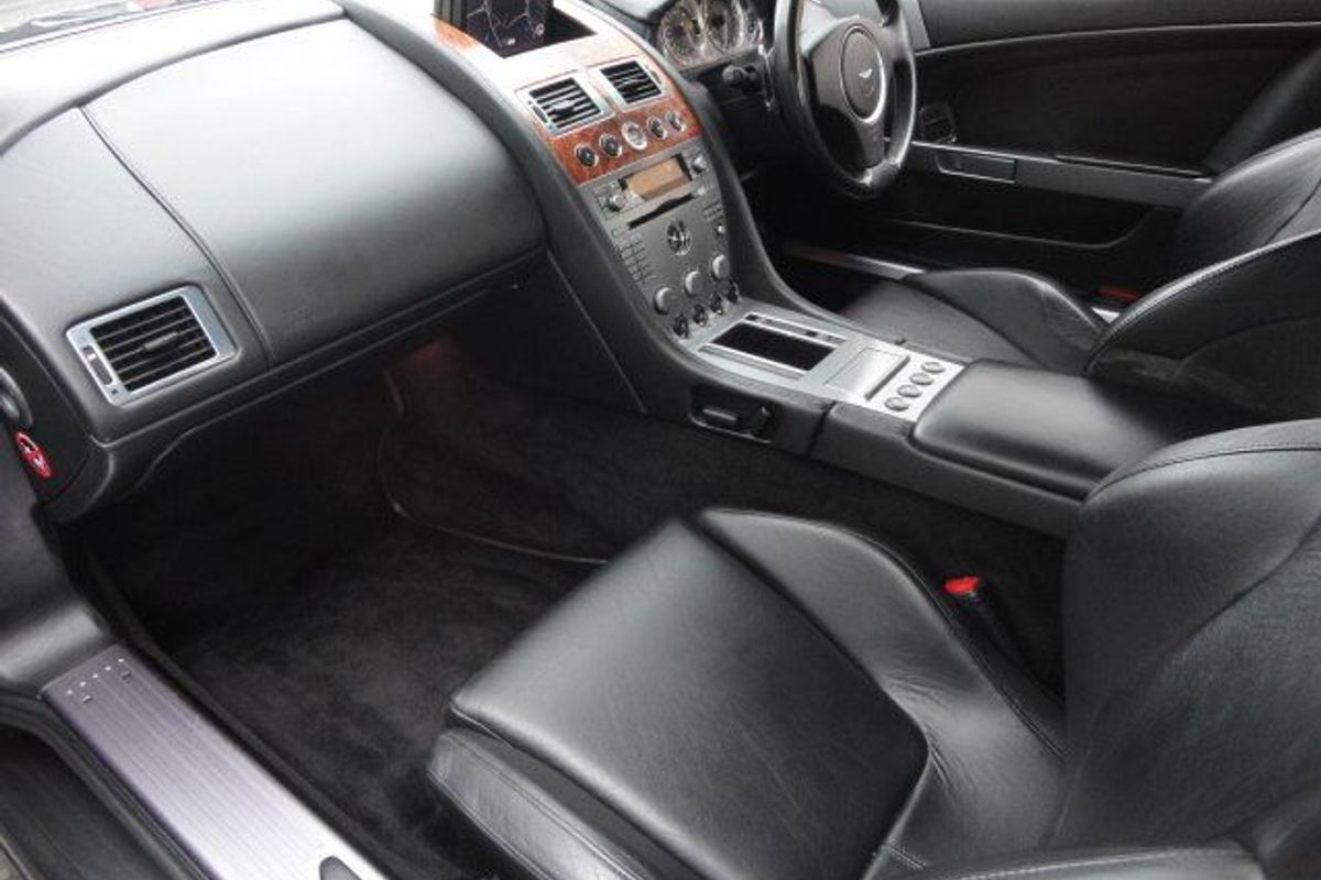 ASTON MARTIN DB9 Touch Tronic Auto