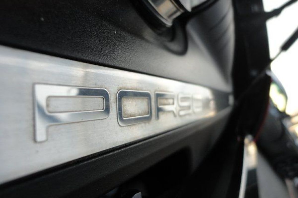 PORSCHE 997 C2 3.8 with Sports Chrono Package Plus