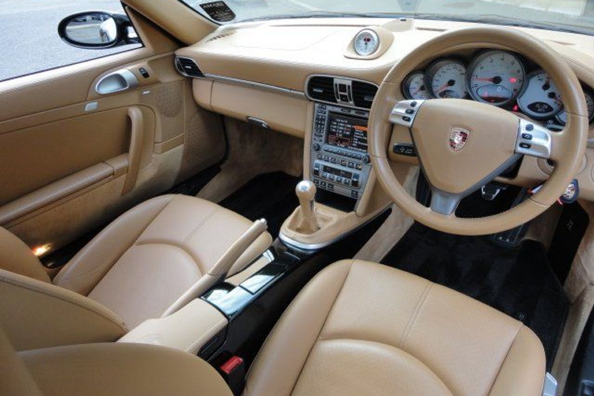 PORSCHE 997 C2 3.8 with Sports Chrono Package Plus