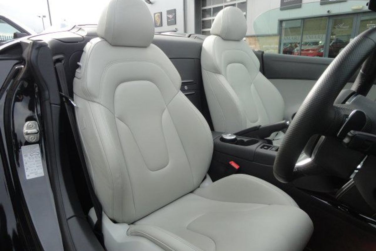 AUDI R8 V10 Spyder R-Tronic