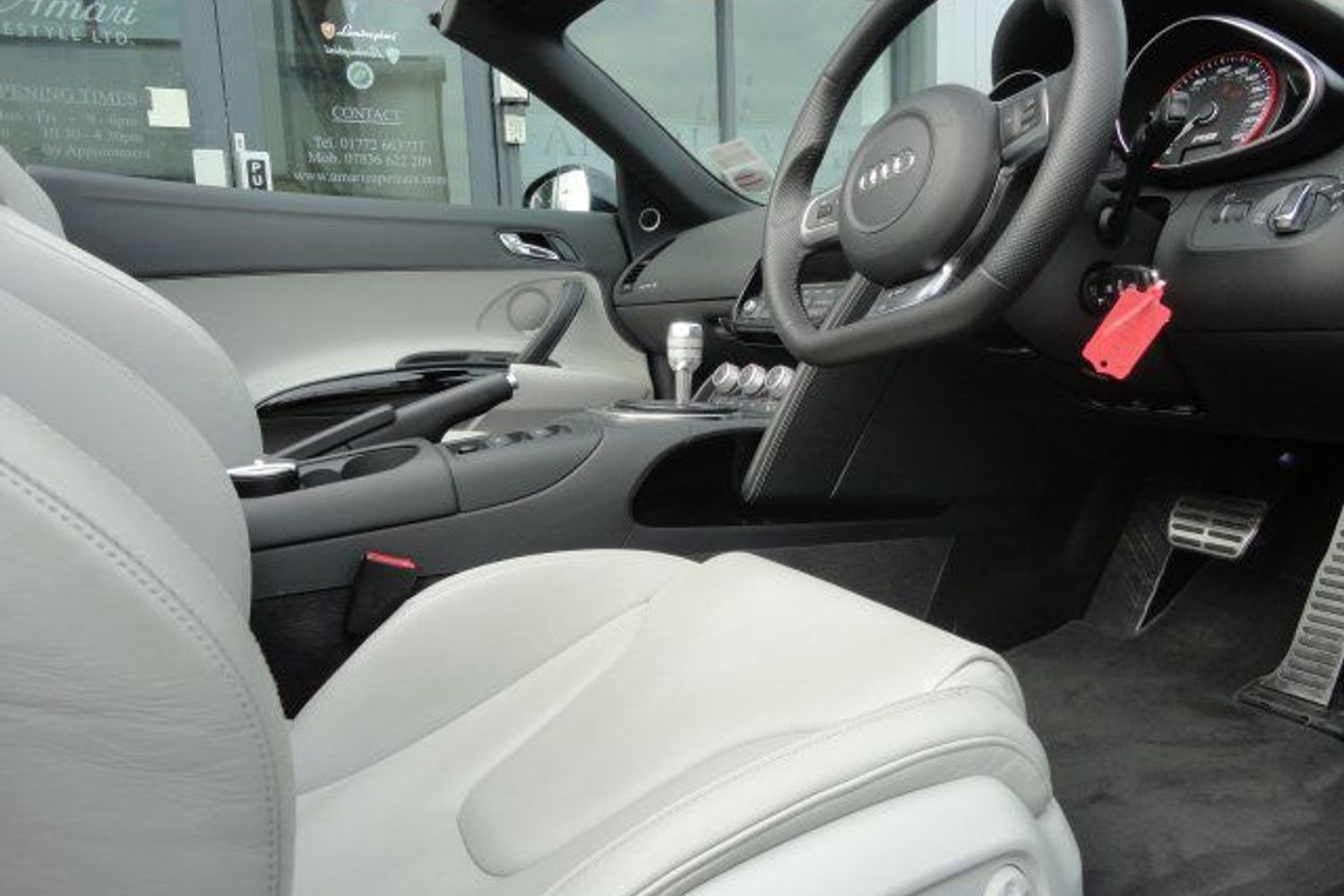AUDI R8 V10 Spyder R-Tronic