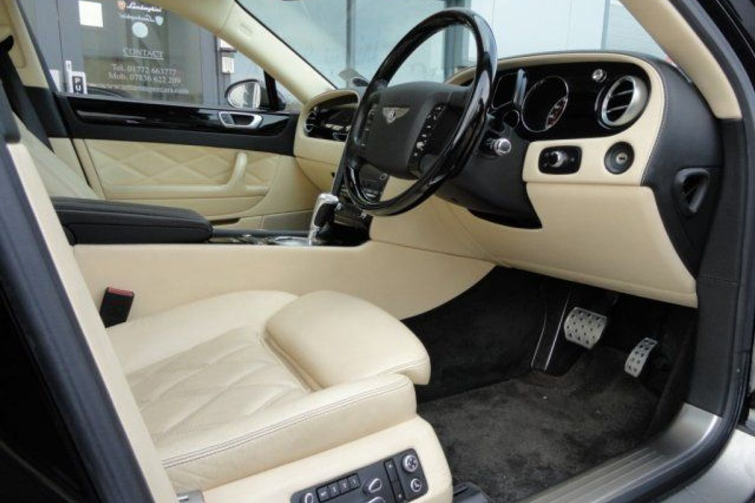 BENTLEY Continental Flying Spur