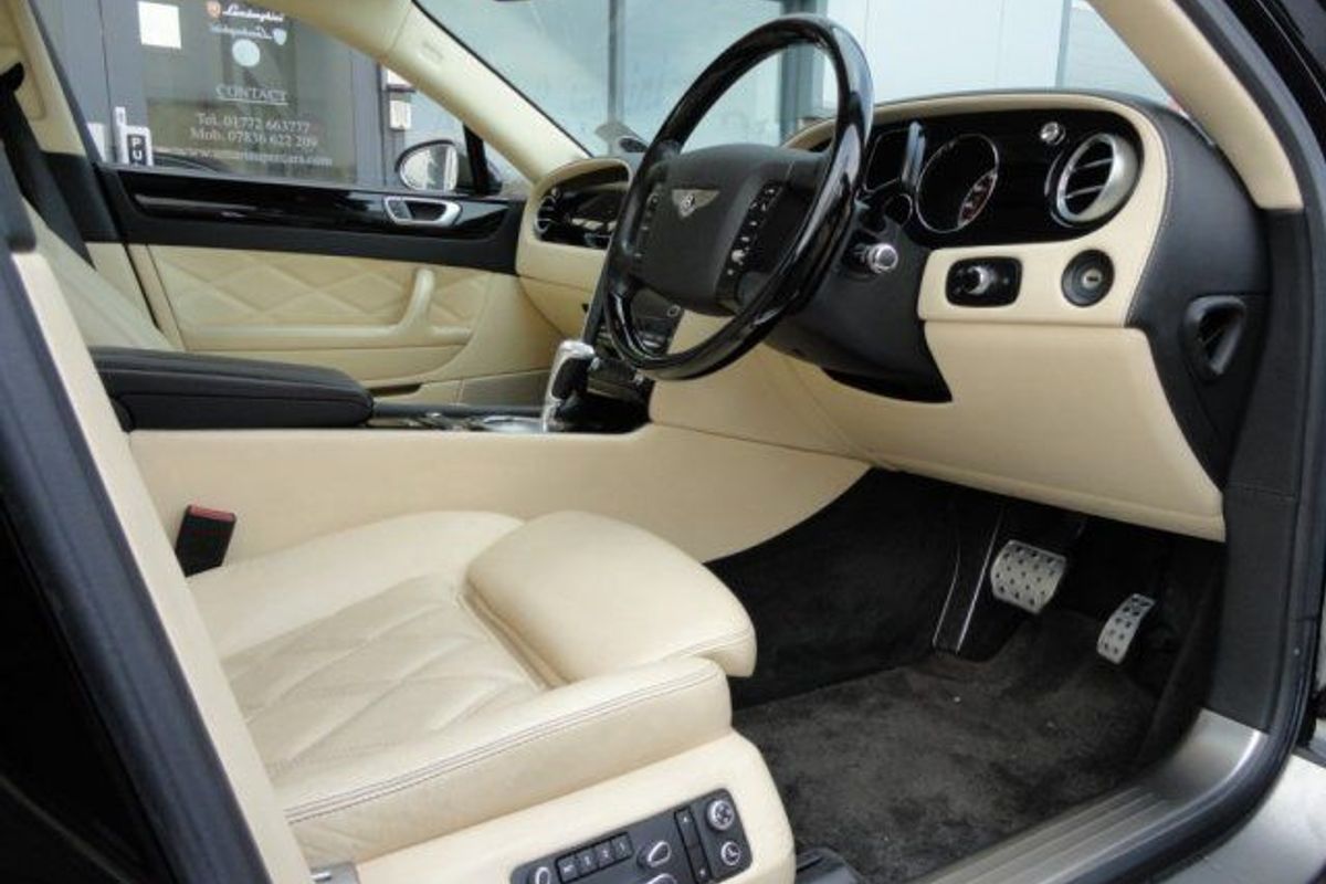 BENTLEY Continental Flying Spur