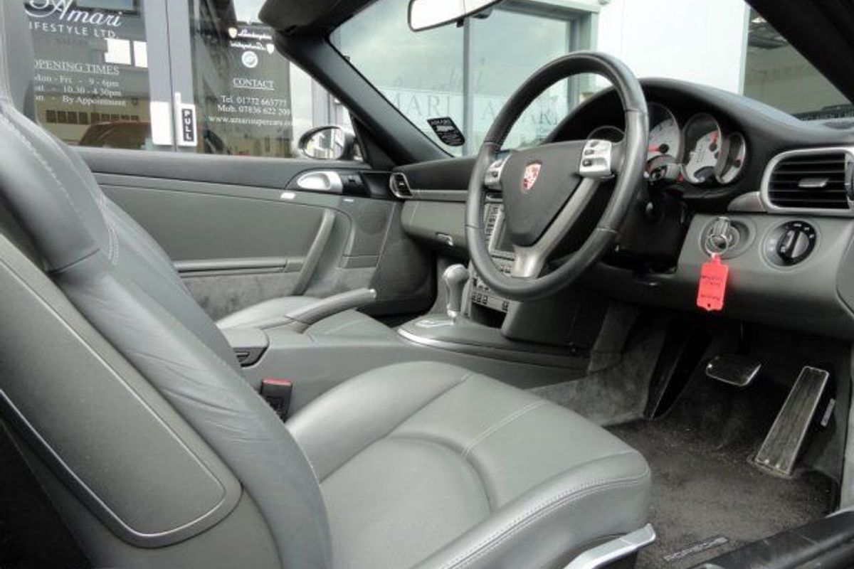 PORSCHE Carrera 2 TIPTRONIC S