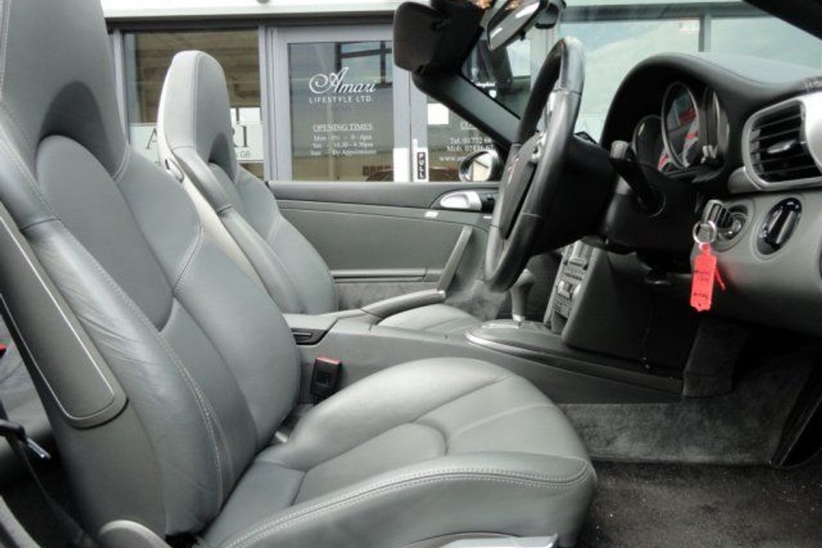 PORSCHE Carrera 2 TIPTRONIC S