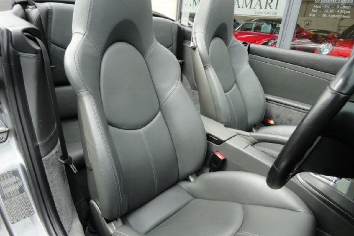 PORSCHE Carrera 2 TIPTRONIC S
