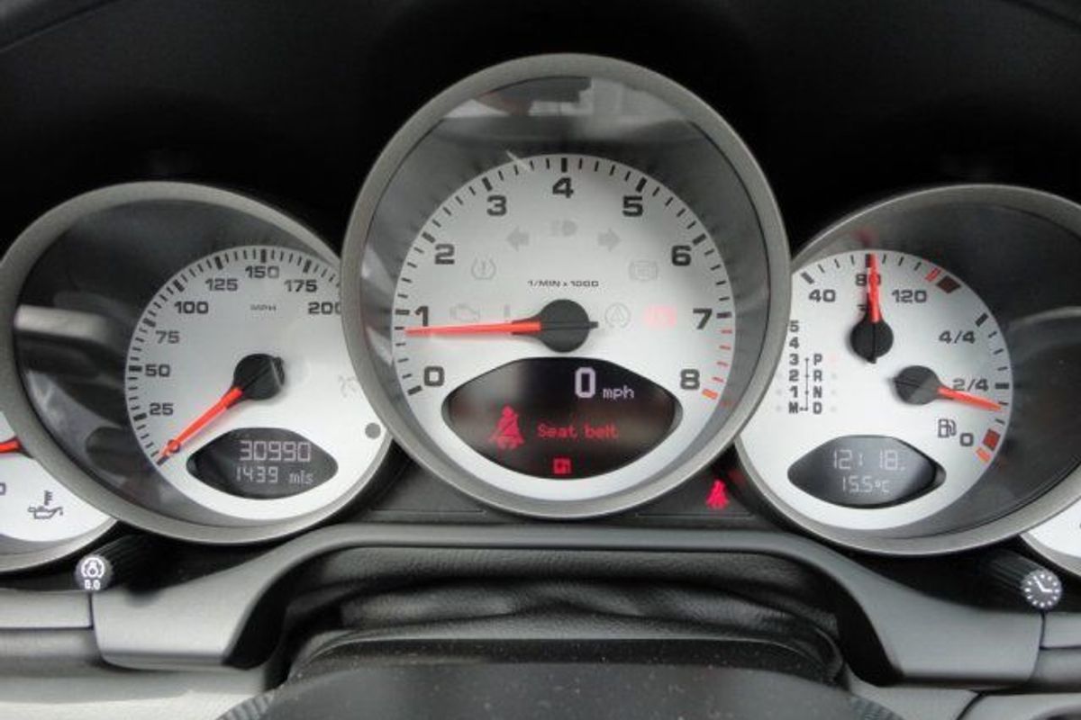 PORSCHE Carrera 2 TIPTRONIC S