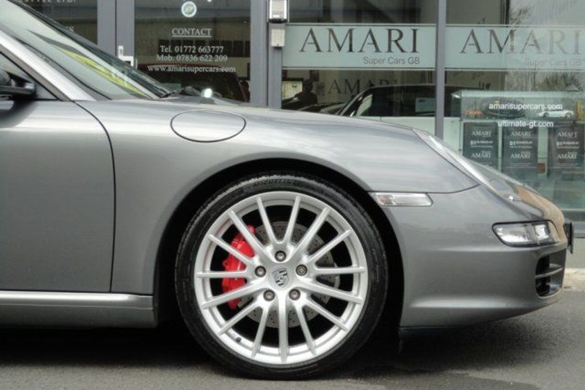 PORSCHE Carrera 2 TIPTRONIC S