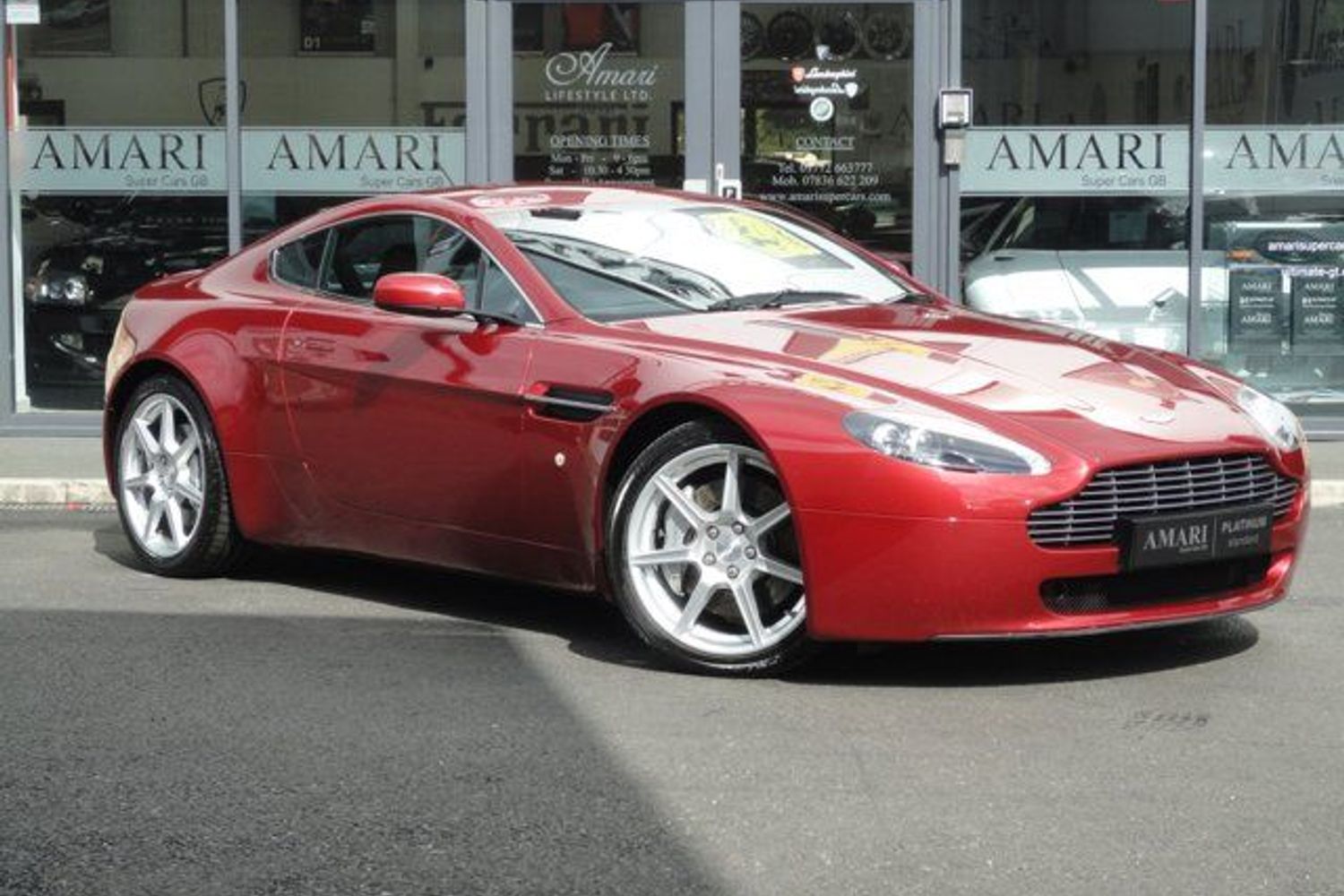 ASTON MARTIN Vantage V8