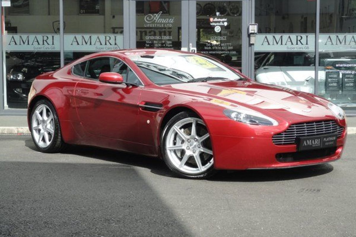 ASTON MARTIN Vantage V8