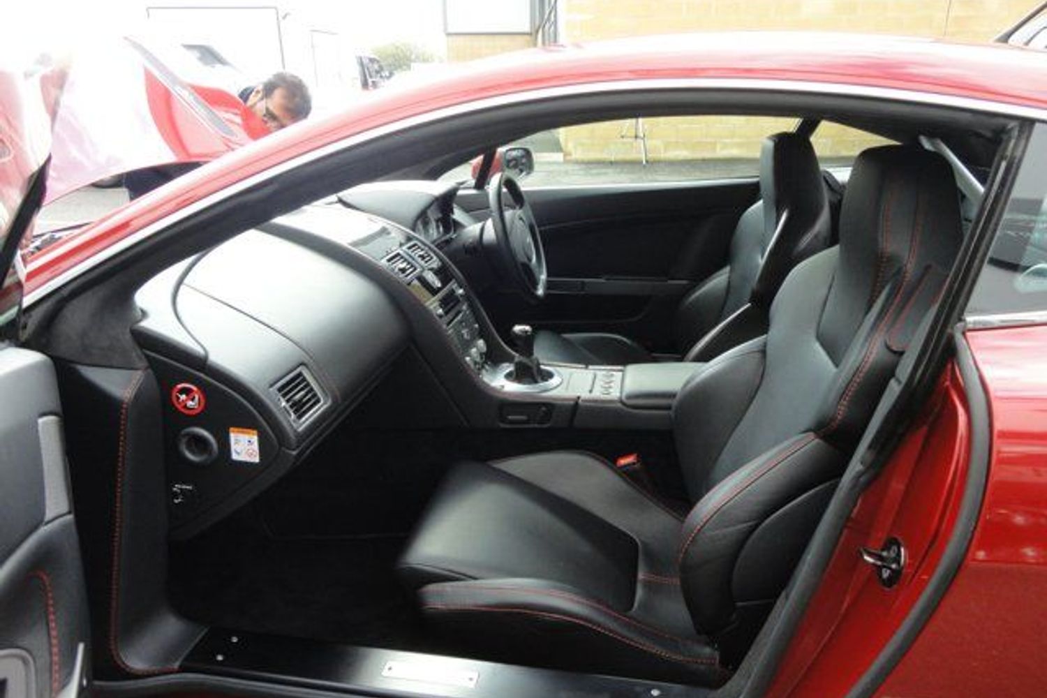 ASTON MARTIN Vantage V8