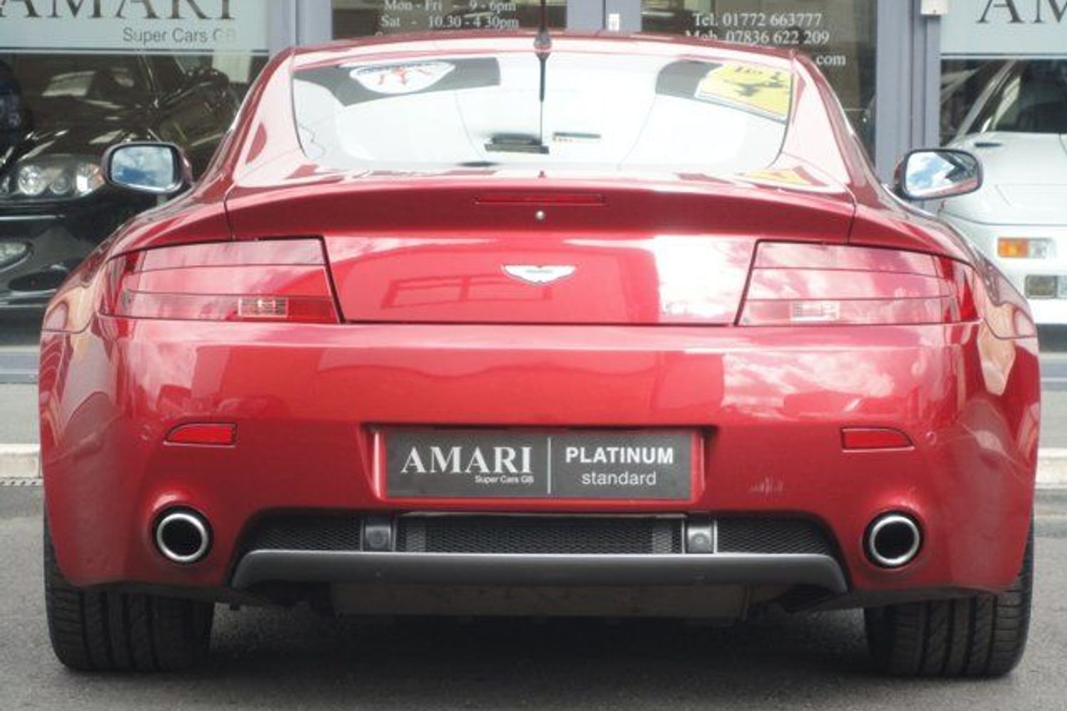 ASTON MARTIN Vantage V8