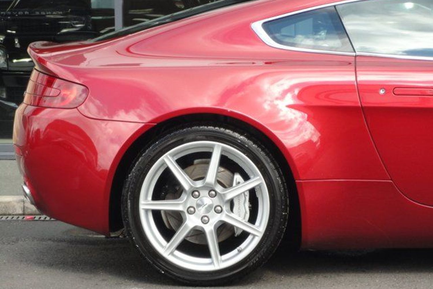 ASTON MARTIN Vantage V8