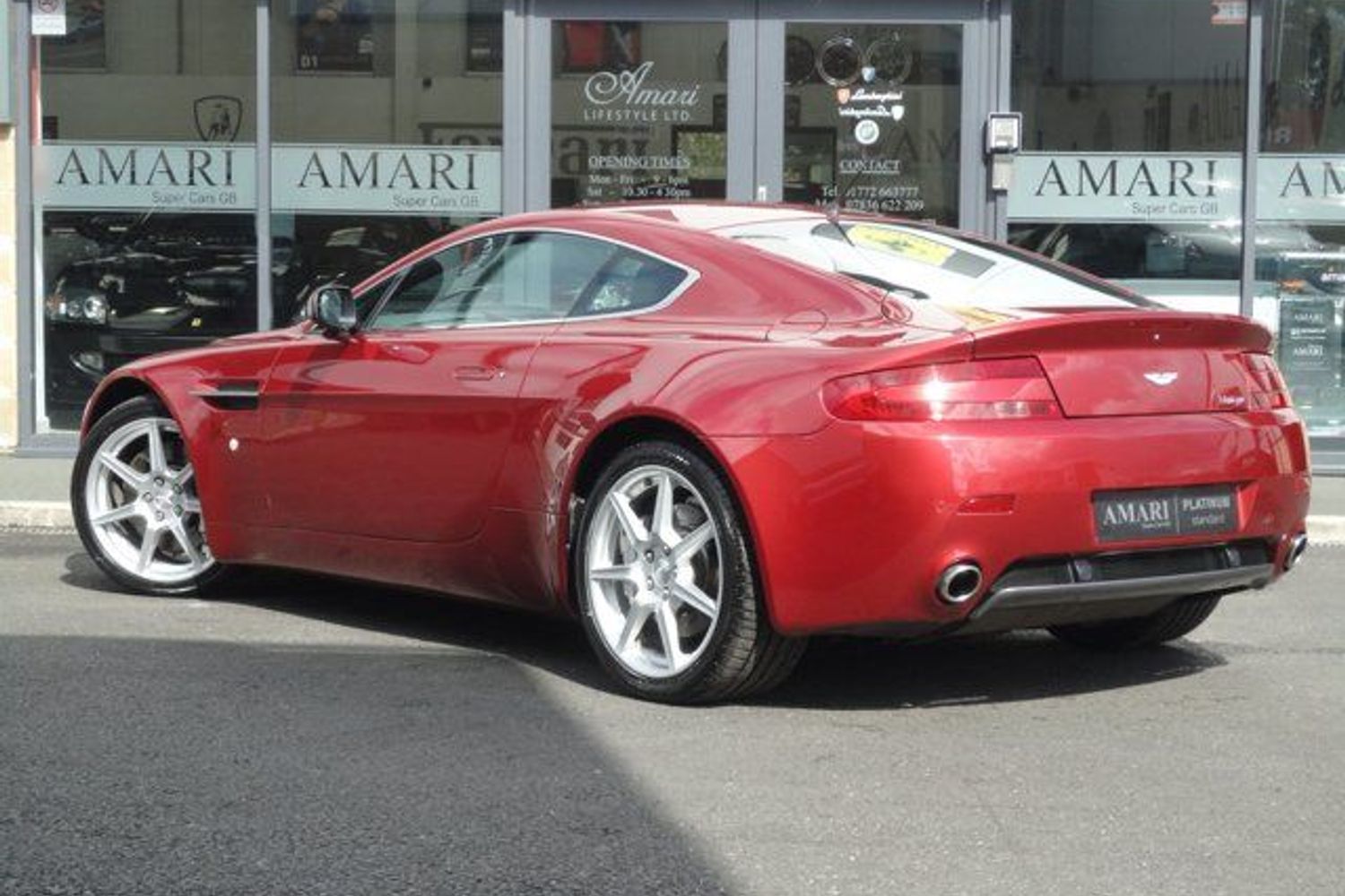 ASTON MARTIN Vantage V8