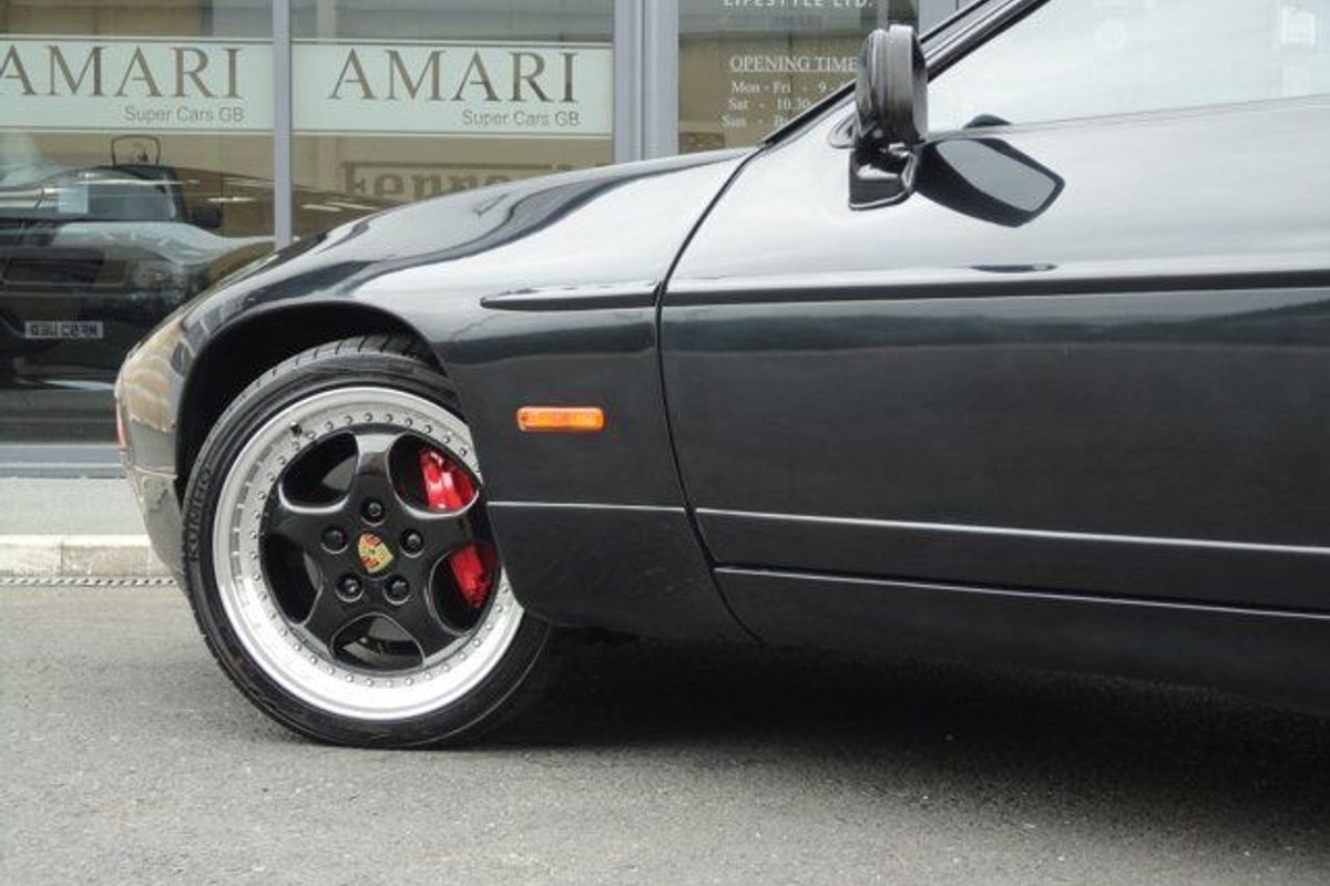 PORSCHE 928 S4 5.0 V8