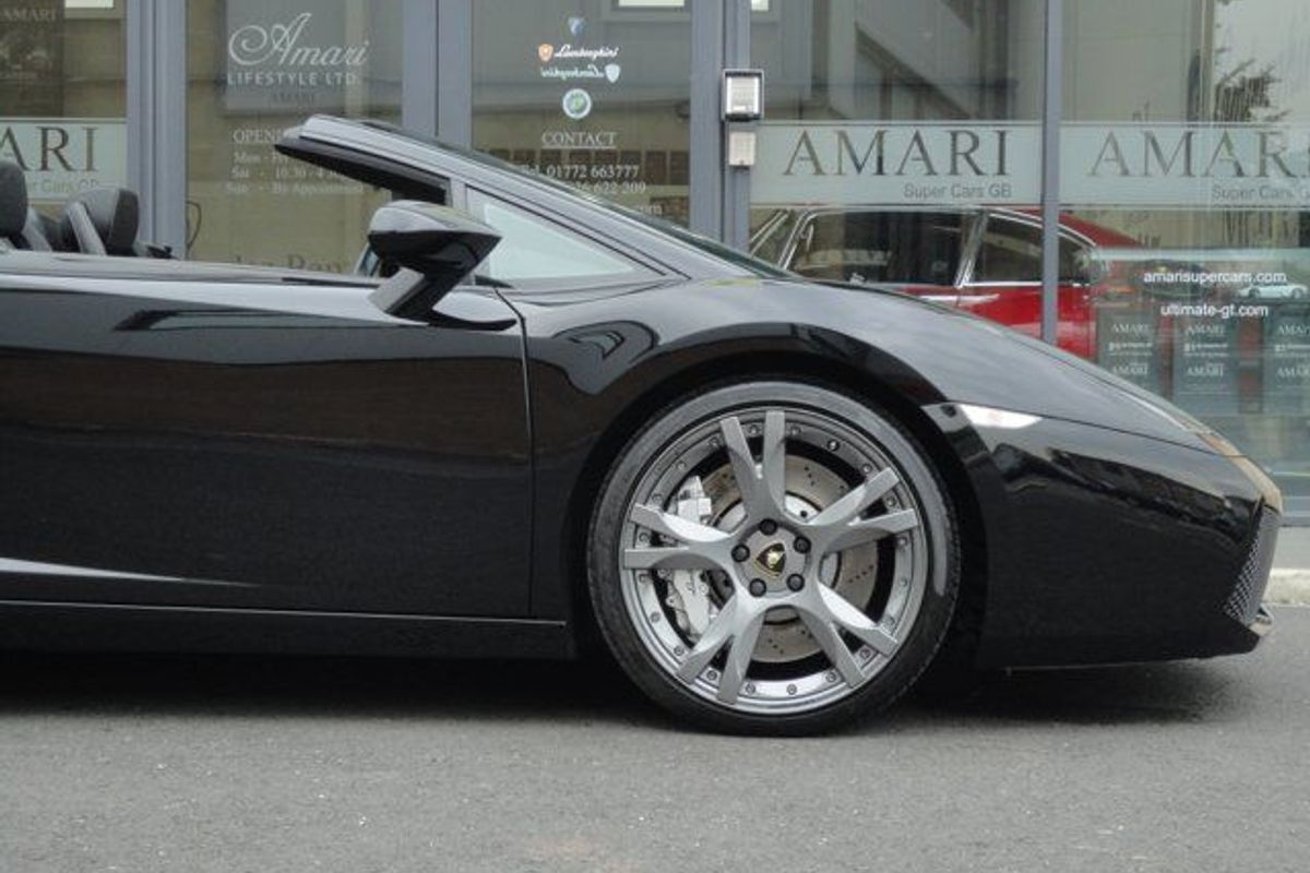 LAMBORGHINI Gallardo Spyder E - Gear
