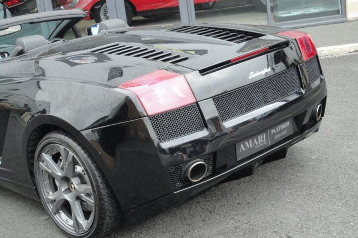 LAMBORGHINI Gallardo Spyder E - Gear