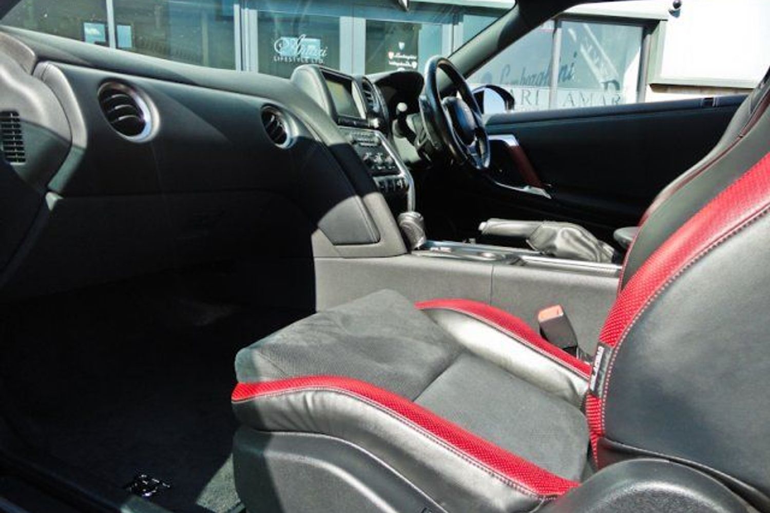 NISSAN GT-R Black Edition