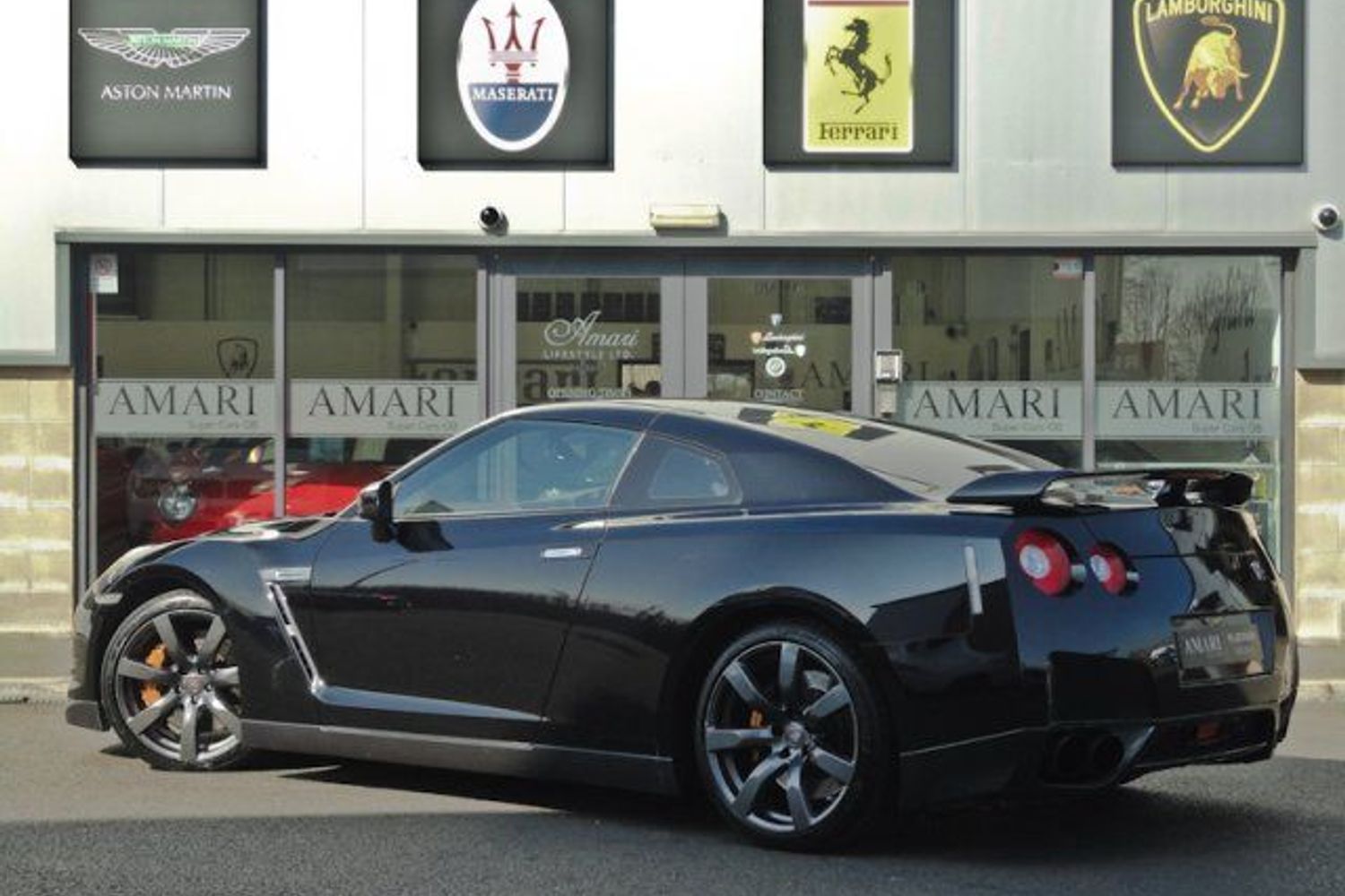 NISSAN GT-R Black Edition