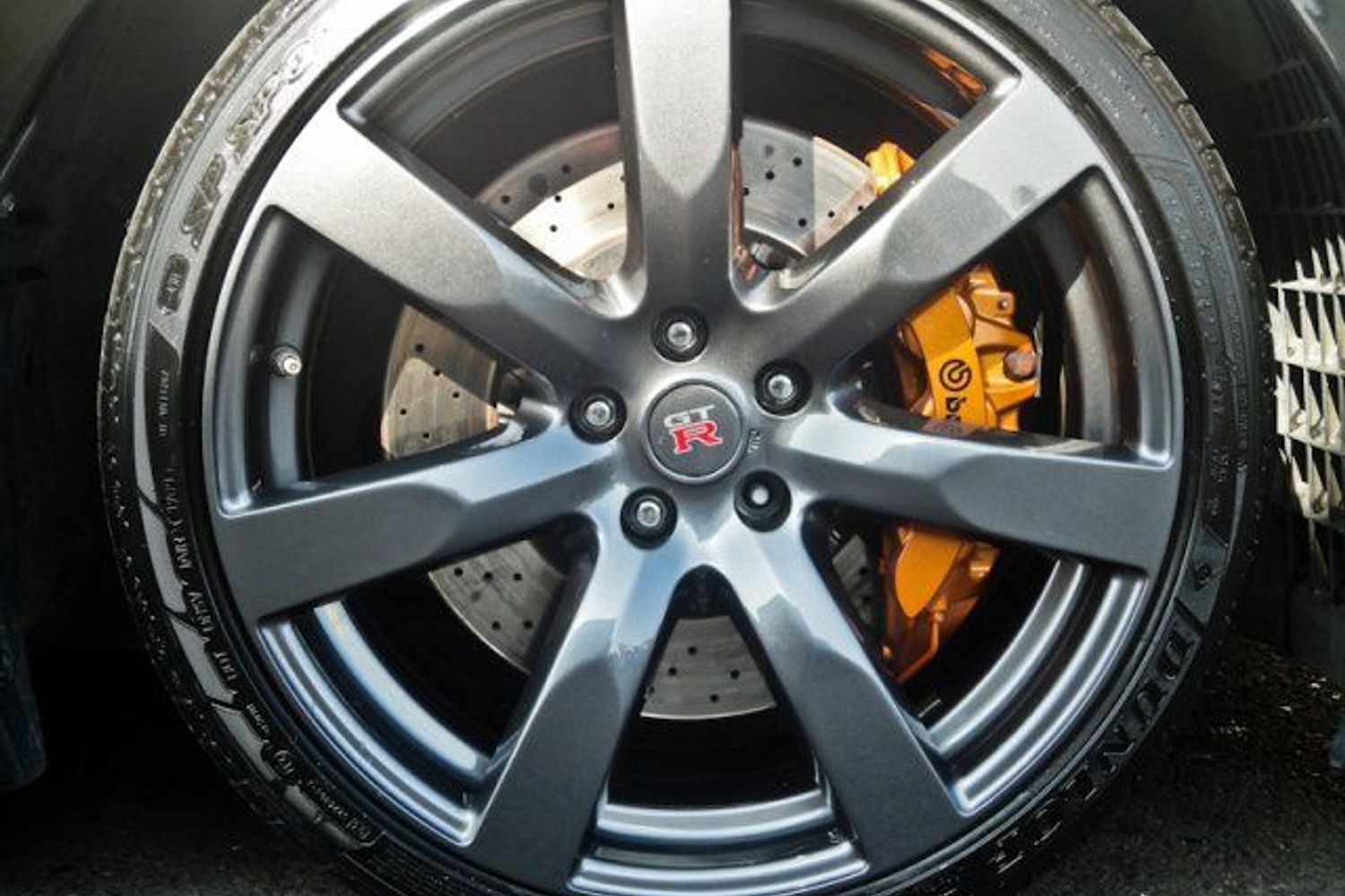 NISSAN GT-R Black Edition