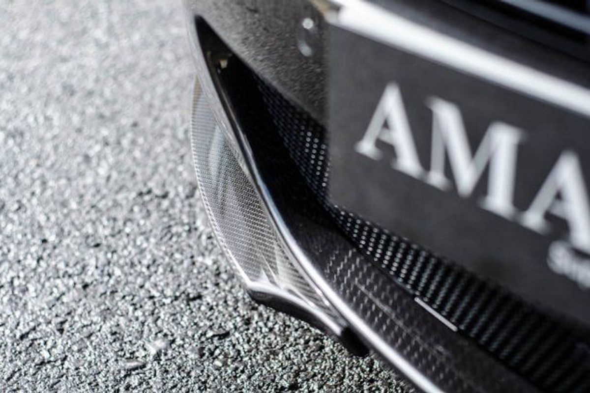 ASTON MARTIN DBS Carbon Edition