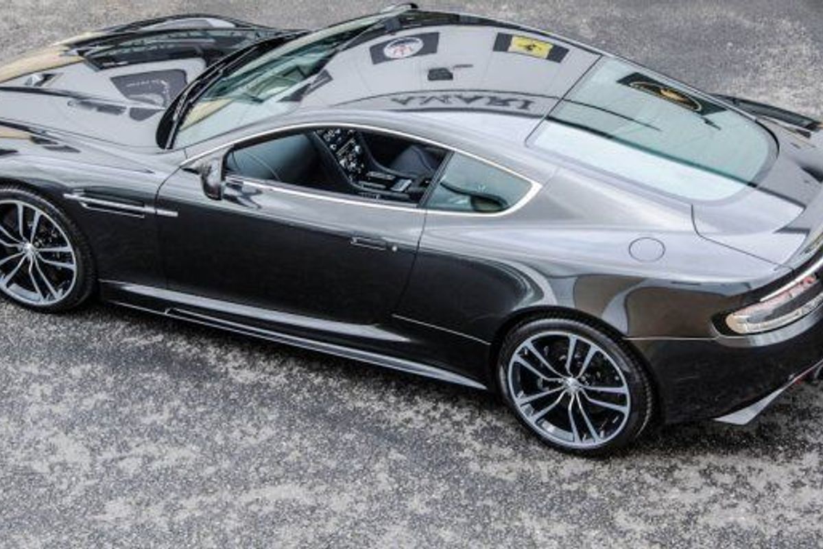 ASTON MARTIN DBS Carbon Edition