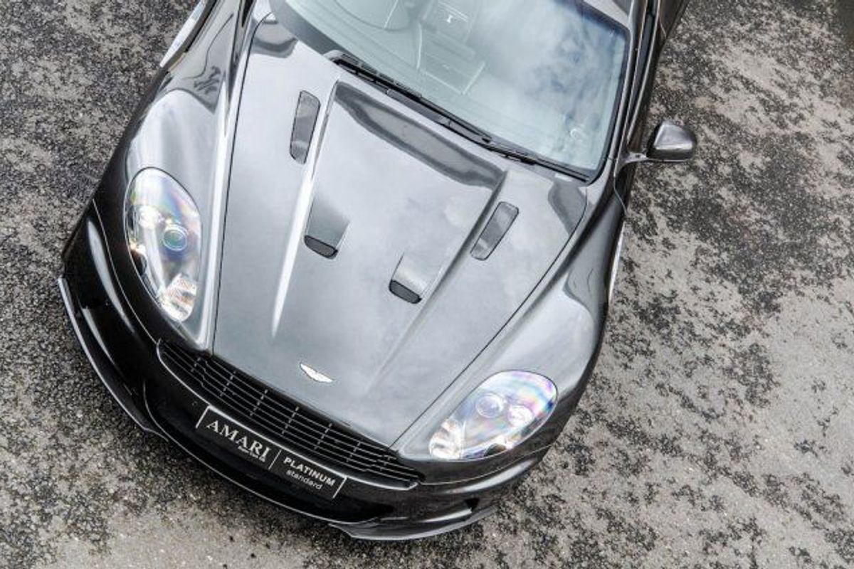 ASTON MARTIN DBS Carbon Edition