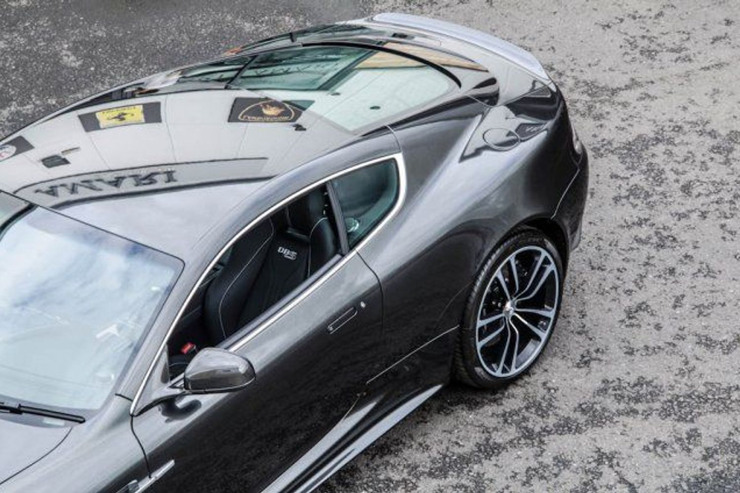 ASTON MARTIN DBS Carbon Edition
