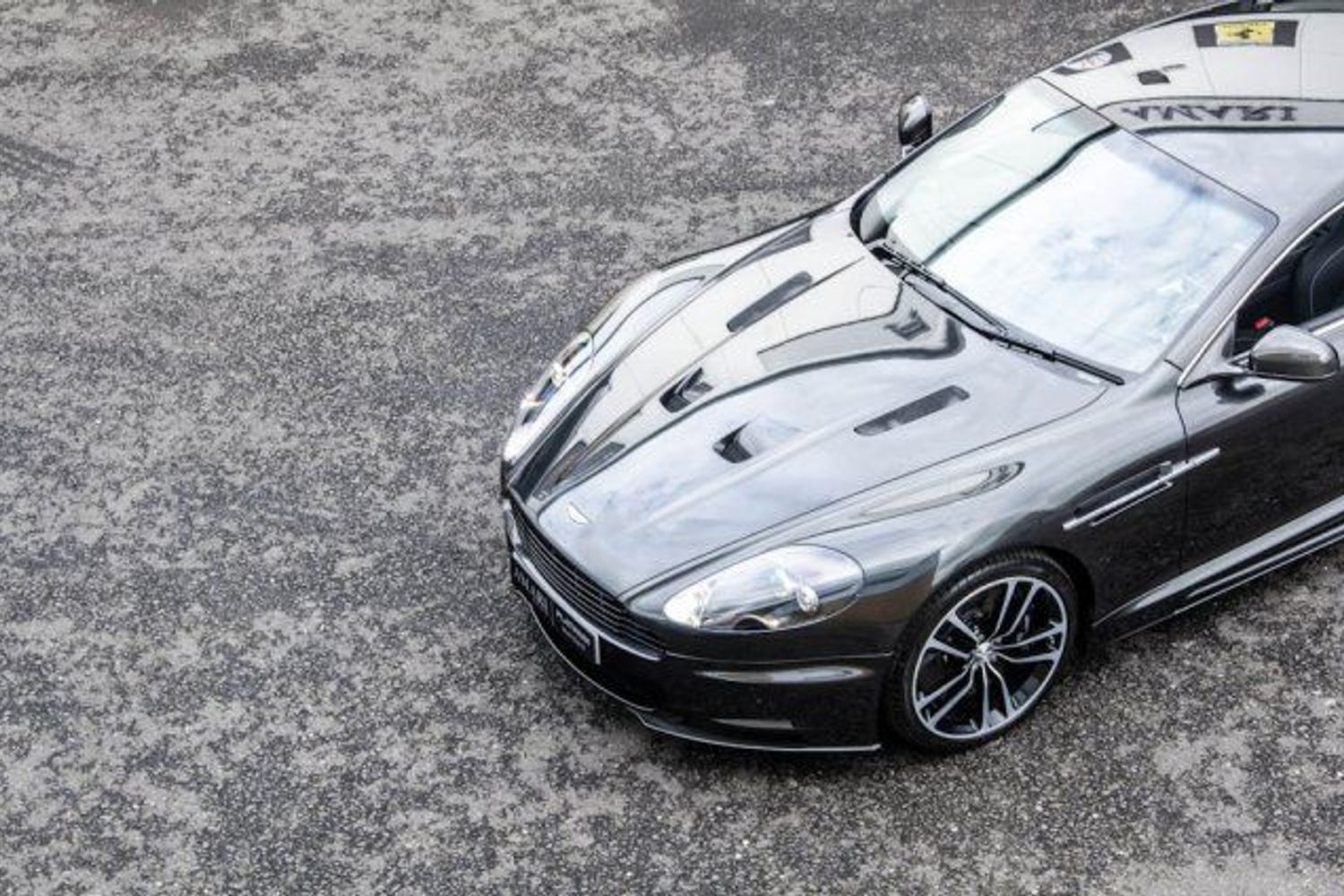 ASTON MARTIN DBS Carbon Edition