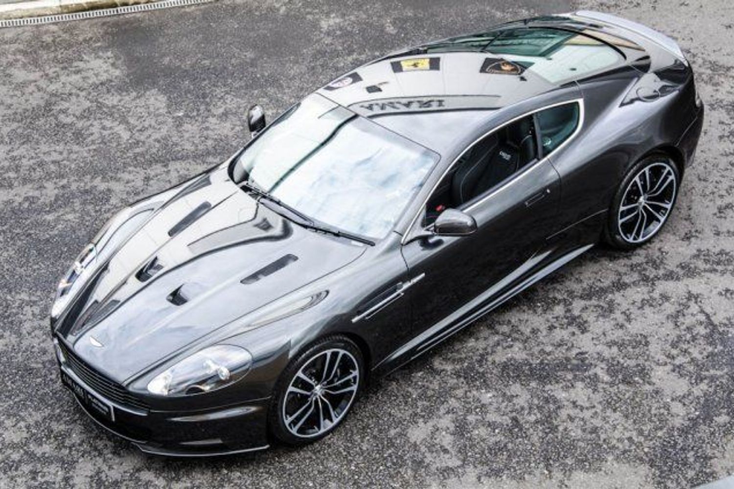 ASTON MARTIN DBS Carbon Edition